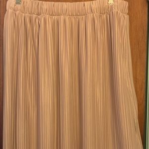 Torrid Pale Pink Pleated Accordion Midi Skirt Size 4X (size 26)